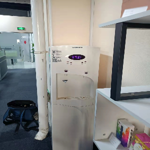 植鴻凈水器入駐蘇州電子企業,凈水器租賃